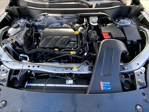 Used 2025 Chevrolet Trax LT w/ LT Convenience Package image 31