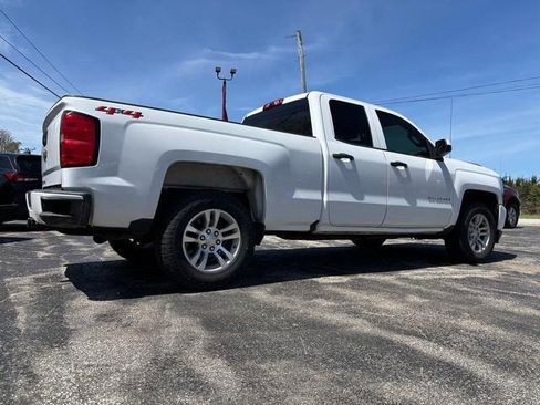 Used 2018 Chevrolet Silverado 1500 W/T w/ Trailering Package AWD/4WD image 7