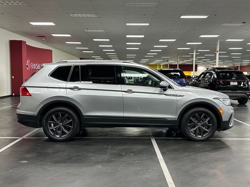 Used 2022 Volkswagen Tiguan SE image 8