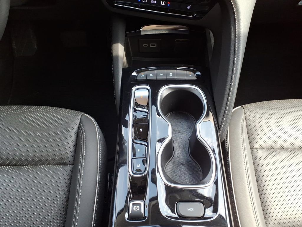 Used 2023 Buick Envision Essence AWD/4WD image 23
