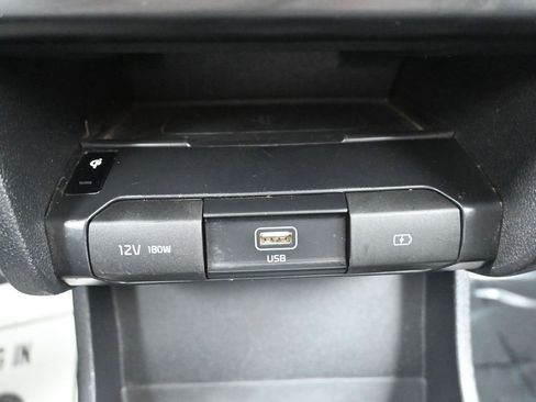 Used 2022 Kia Niro EX Premium image 23