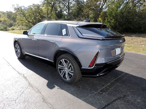 New 2026 Cadillac Lyriq Premium Luxury image 7