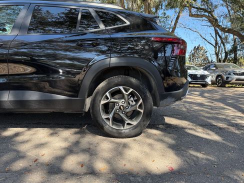 Used 2025 Chevrolet Trax LT w/ LT Convenience Package FWD image 21