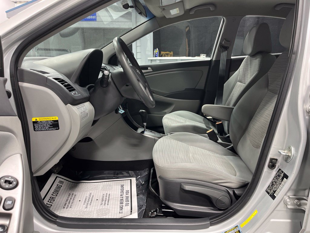 Used 2015 Hyundai Accent GLS FWD image 12