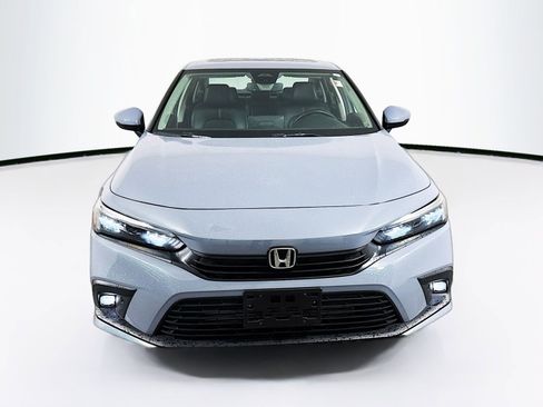 Used 2023 Honda Civic Touring image 2