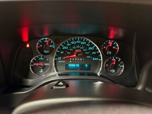 Used 2024 Chevrolet Express 3500 LT w/ LT Preferred Equipment Group RWD image 18