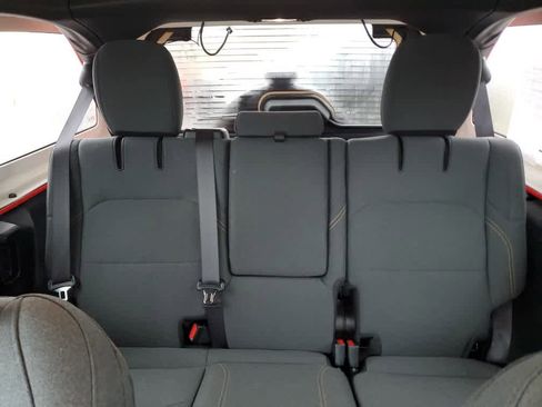 Used 2025 Jeep Wrangler Sahara image 13