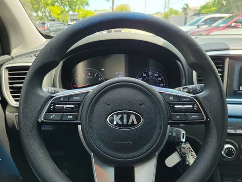 Used 2020 Kia Sportage LX FWD image 16