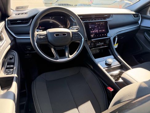 New 2026 Jeep Grand Cherokee Laredo AWD/4WD image 7