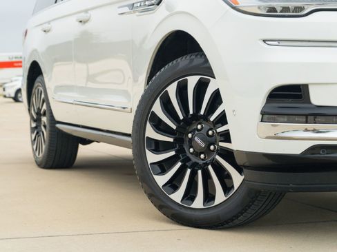 Used 2024 Lincoln Navigator Black Label AWD/4WD image 2