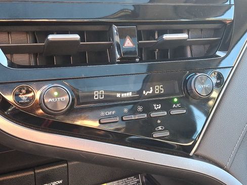 Used 2021 Toyota Camry XLE w/ Navigation Package image 16