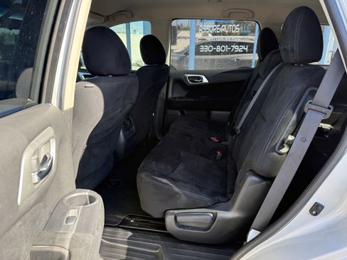 Used 2015 Nissan Pathfinder S image 17