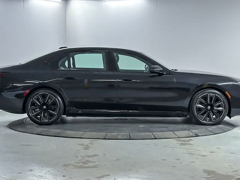 Used 2025 BMW i7 xDrive60 AWD/4WD image 8