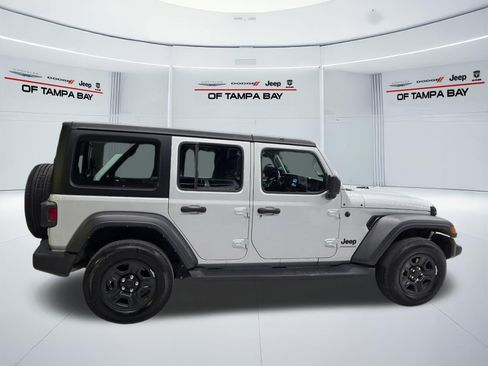Used 2023 Jeep Wrangler Unlimited Sport AWD/4WD image 7