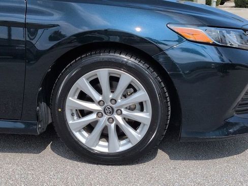 Used 2020 Toyota Camry LE FWD image 11