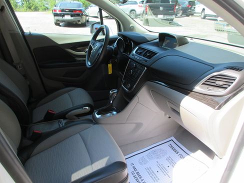 Used 2016 Buick Encore FWD image 22