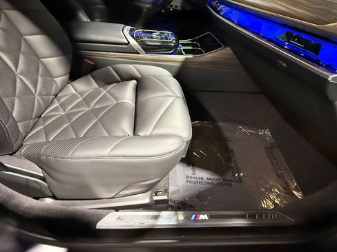 Used 2023 BMW 740i w/ Parking Assistance Package RWD image 56