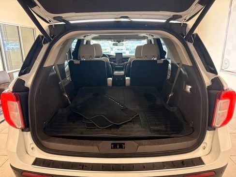 Used 2020 Ford Explorer Platinum w/ Premium Technology Package AWD/4WD image 6
