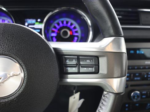 Used 2013 Ford Mustang GT Premium RWD image 19