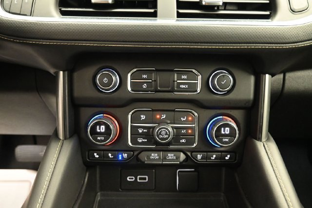 Used 2022 Chevrolet Suburban Premier AWD/4WD image 14