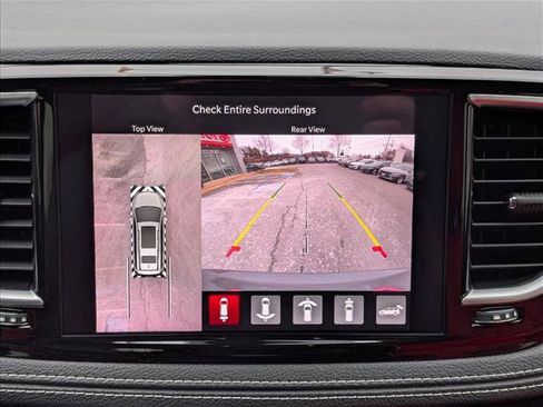 Used 2021 Chrysler Pacifica Limited w/ Uconnect Theater Family Group image 14