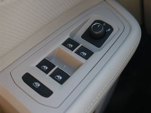 New 2026 Volkswagen Atlas SE image 17