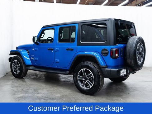 Used 2023 Jeep Wrangler Unlimited Sahara AWD/4WD image 4