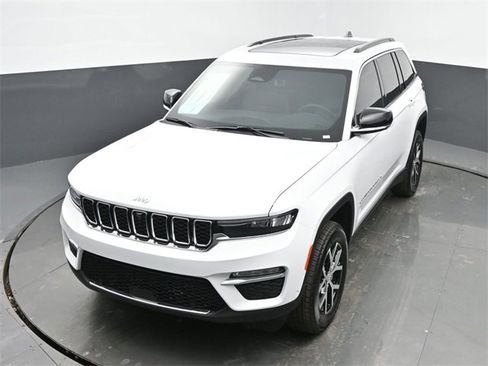 New 2025 Jeep Grand Cherokee Limited w/ Luxury Tech Group II image 38