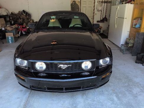Used 2006 Ford Mustang GT Premium RWD image 2