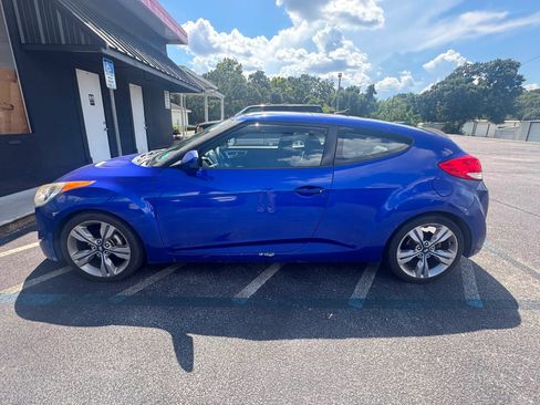 Used 2012 Hyundai Veloster w/ Style Pkg FWD image 6