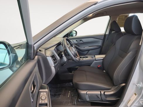 Used 2024 Nissan Rogue S FWD image 24