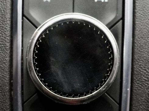 Used 2022 Cadillac Escalade ESV Premium Luxury AWD/4WD image 25