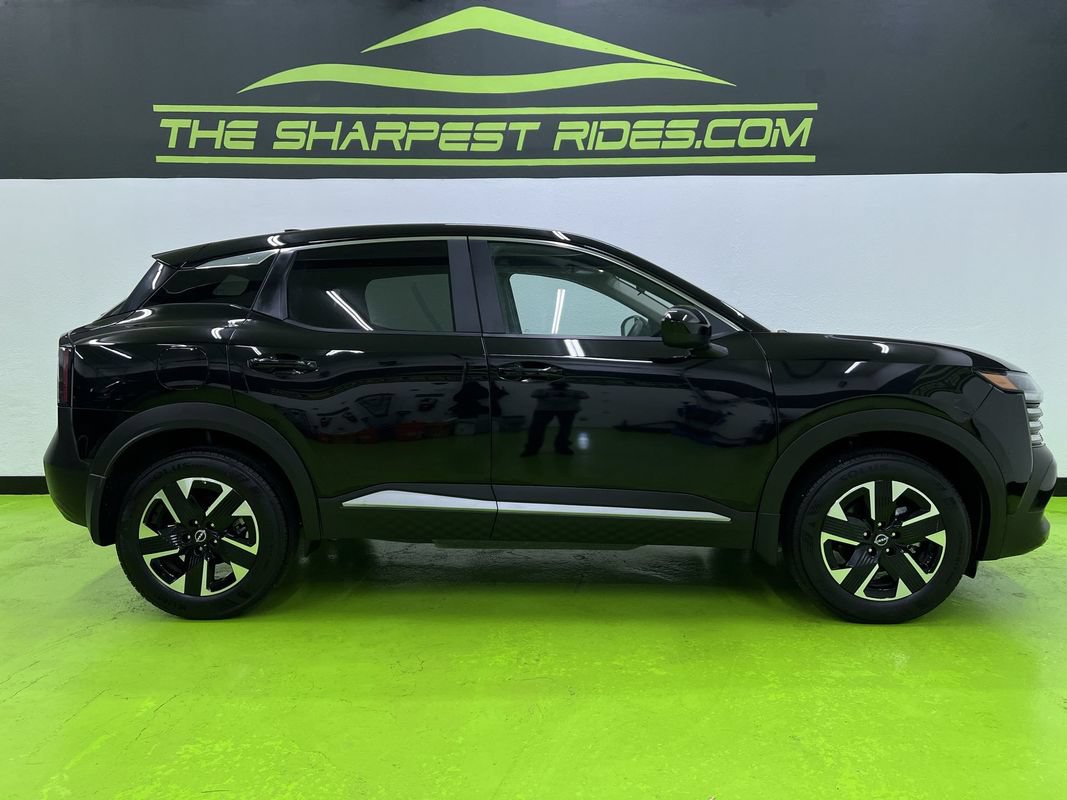 Used 2025 Nissan Kicks SV AWD/4WD image 10