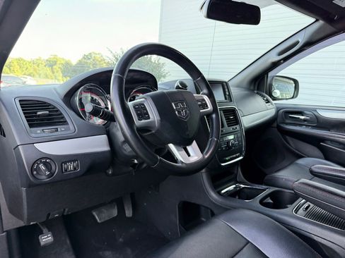 Used 2019 Dodge Grand Caravan GT FWD image 15