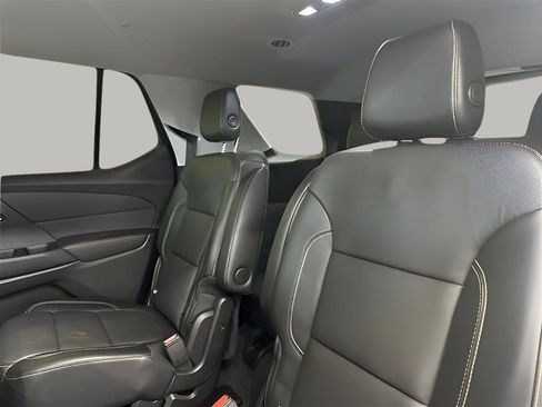 Used 2018 Chevrolet Traverse Premier w/ Driver Confidence II Package FWD image 12