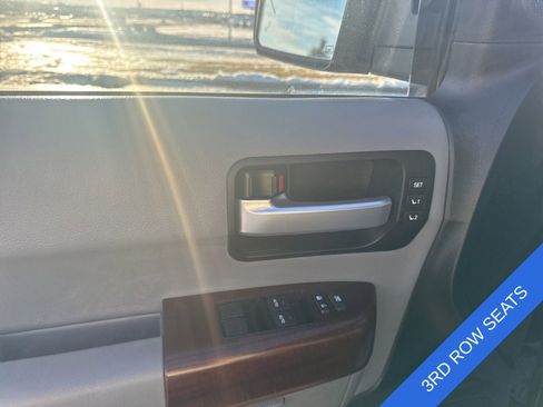 Used 2017 Toyota Sequoia Platinum image 9