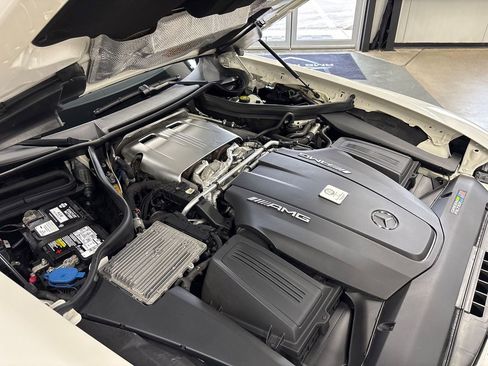 Used 2018 Mercedes-Benz AMG GT Roadster w/ Lane Tracking Package image 51