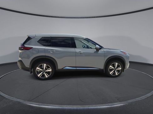 Used 2023 Nissan Rogue SL w/ SL Premium Package FWD image 9
