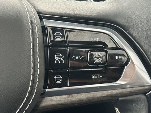 Used 2024 Jeep Grand Cherokee L Overland w/ Advanced Protech Group III image 28