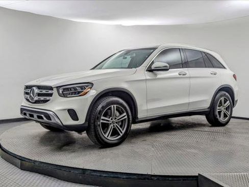 Used 2020 Mercedes-Benz GLC 300 w/ Premium Package image 2