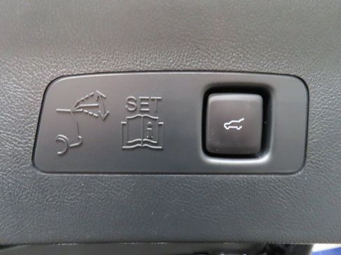 Used 2025 Lincoln Corsair Premiere w/ Jet Appearance Package image 43