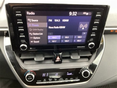 Used 2021 Toyota Corolla LE image 19