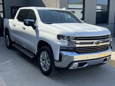 Used 2021 Chevrolet Silverado 1500 LTZ w/ LTZ Convenience Package II AWD/4WD image 7