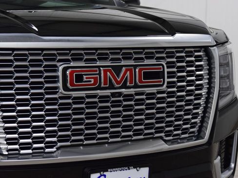Used 2024 GMC Yukon Denali AWD/4WD image 11