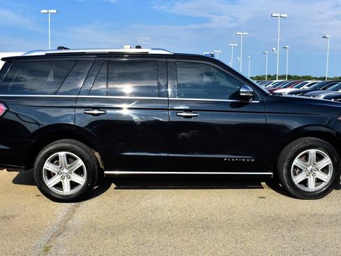Used 2019 Ford Expedition Platinum AWD/4WD image 2