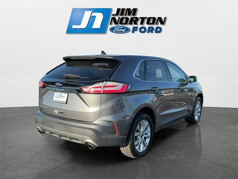 Used 2024 Ford Edge Titanium image 3