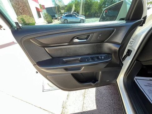 Used 2014 Chevrolet Traverse LT FWD image 10