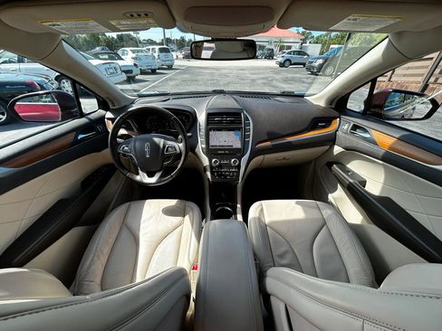 Used 2018 Lincoln MKC Select w/ Select Plus Package image 27