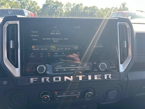 Used 2025 Nissan Frontier SV RWD image 25