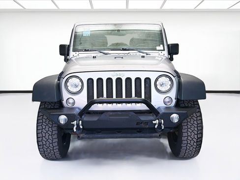 Used 2018 Jeep Wrangler Unlimited Sport w/ Connectivity Group image 2